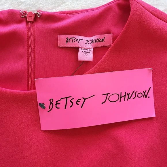 BETSEY JOHNSON Short Sleeve Fitted Ruffle Hem Fuchsia Dress--NWT--10 - Picture 9 of 12